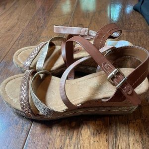Brand New Andiamo Womens Wedge Sandals Size 8